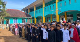 Ayah Bundaku Pahlawanku Menggema Dalam Acara Peringatan Hari Pahlawan di SDIT Alvaro Subang